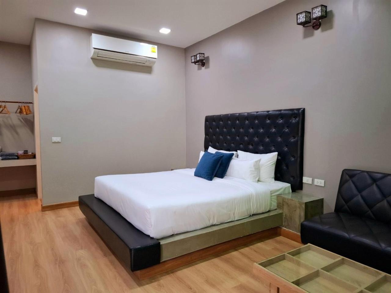 Sawasdee​ Buriram​ Resort Oda fotoğraf